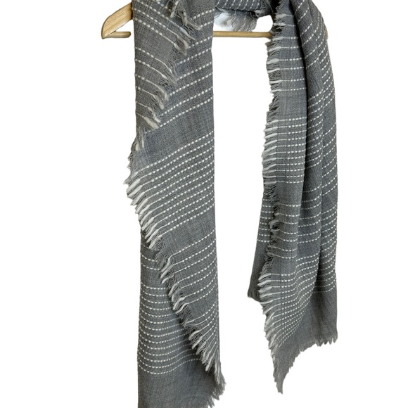 Gap Scarf Womens Fringe Soft wrap Knit Striped Gray White - Picture 7 of 7